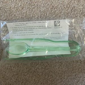 NIB Pampered Chef Mini Tong and Spoon